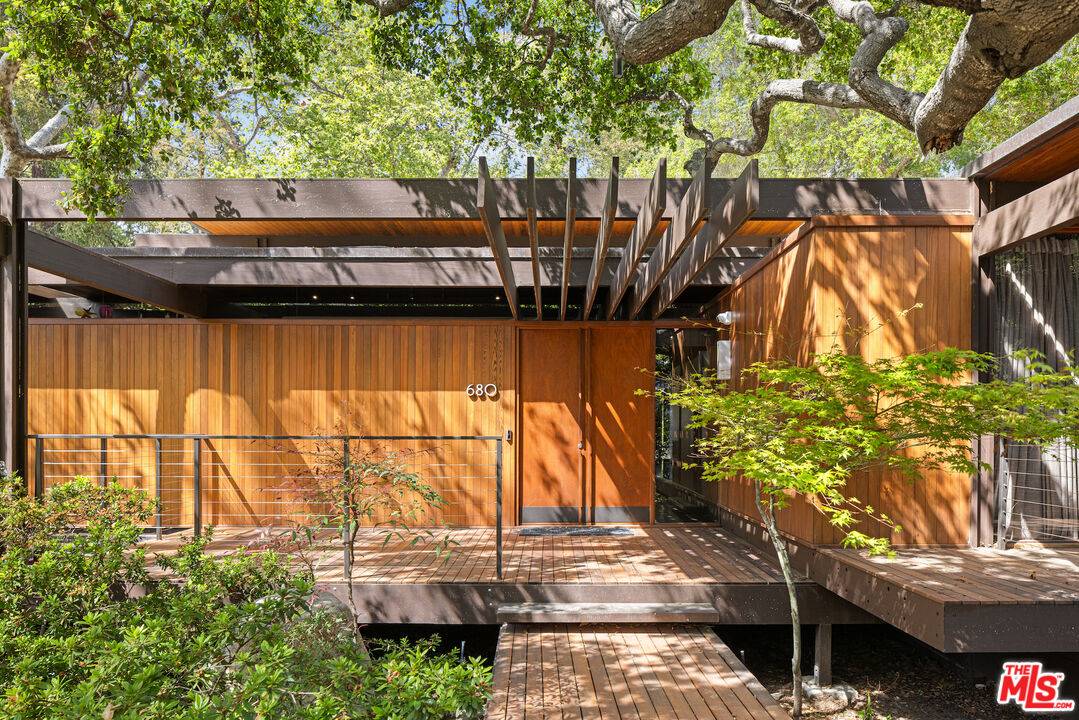 680   Brooktree Rd 3.0 Pacific Palisades LA