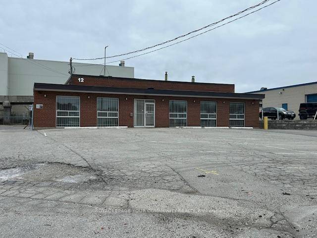 Great location with close proximity to Highway 401.