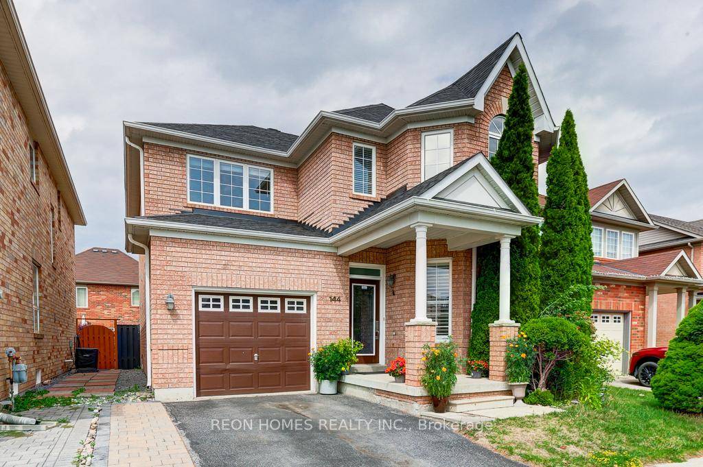 Gorgeous Ballantry Home 2, 182 Sq ft Beautifully maintained with 9 ft ceilings, this spacious and spotless home shows like new !