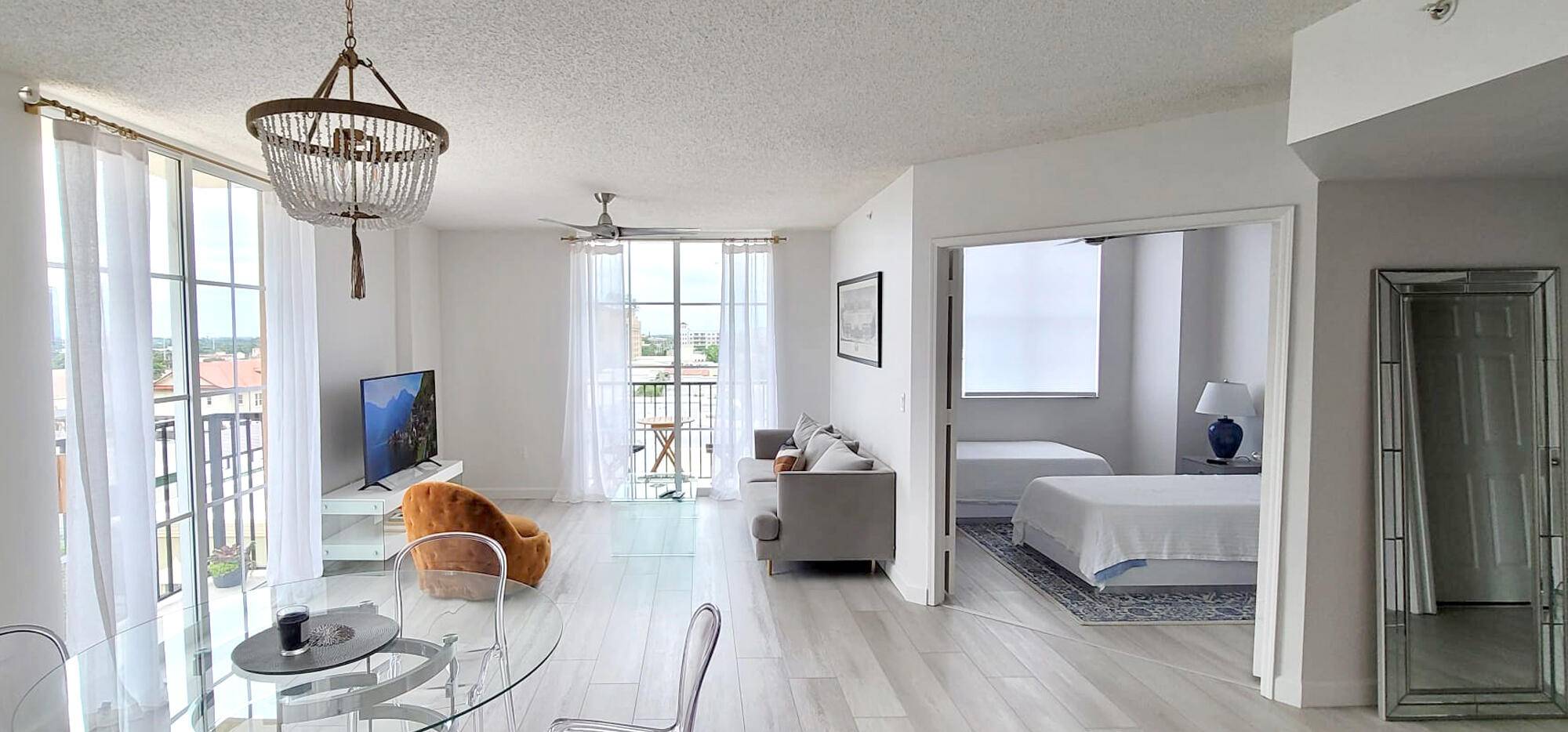 Welcome to City Place Tower ; where luxury meets location in the heart of downtown West Palm Beach.