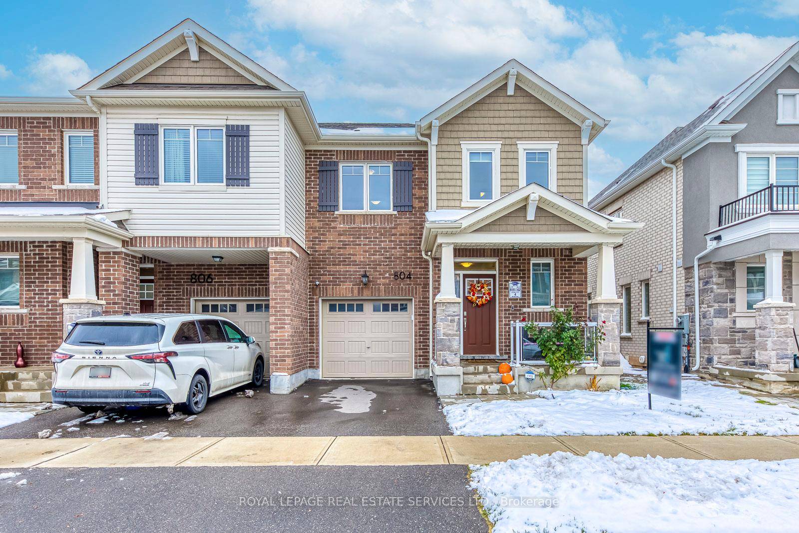 Welcome to this Stunning Freehold Premium End unit Townhouse with Semi detached appeal offers side access to good sized backyard with new fence 2022.
