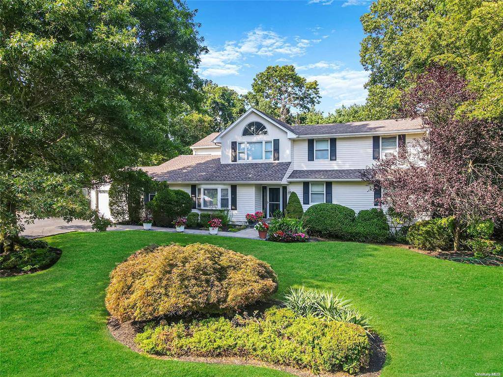 Ready To Move In ! Amazing Investment Opportunity Or Perfect For Large Families Or Multi Family Living.