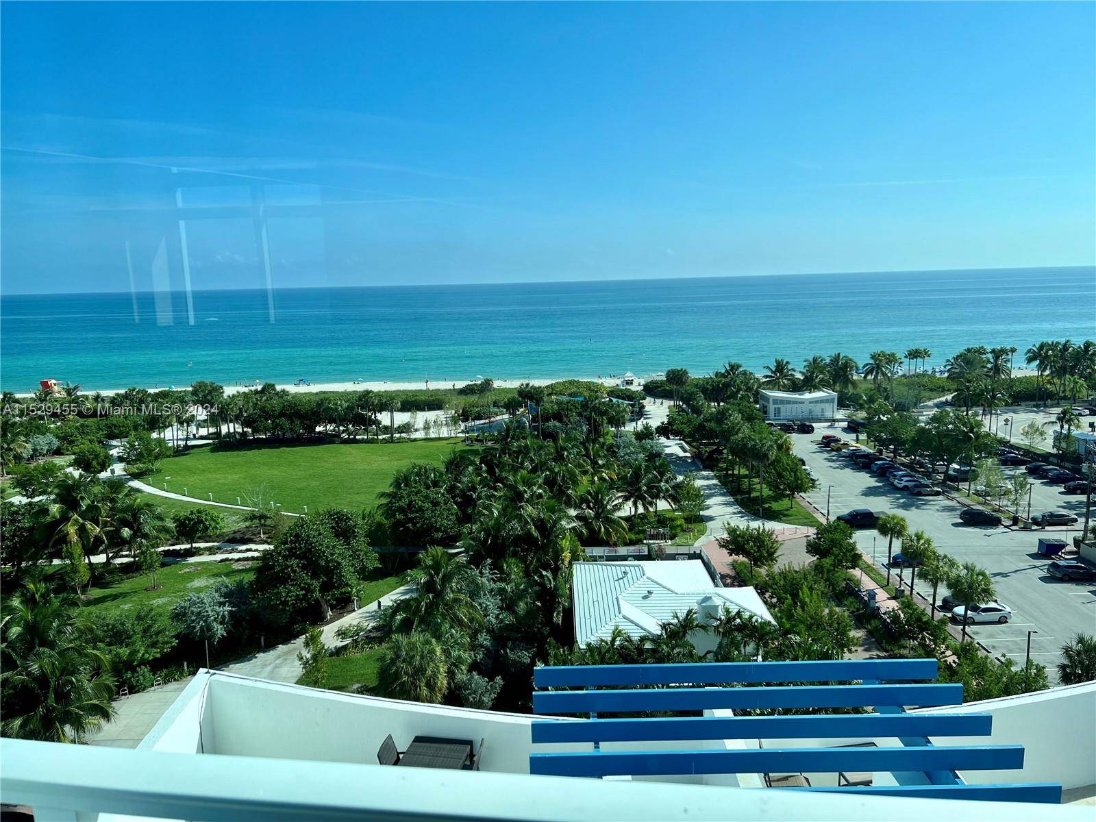 THIS PENTHOUSE IS AVAILABLE FOR MONTH TO MONTH RENTAL.