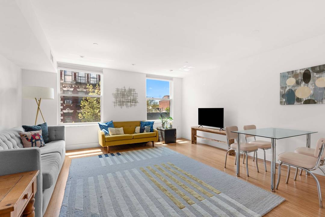 SHOWINGS BEGIN DURING THE FIRST OPEN HOUSE THIS SUNDAY MAY 24th 12 00PM 2 00PM Residence 4 at the boutique San Giorgio Condominiums offers a thoughtfully, newly renovated two bedroom, ...
