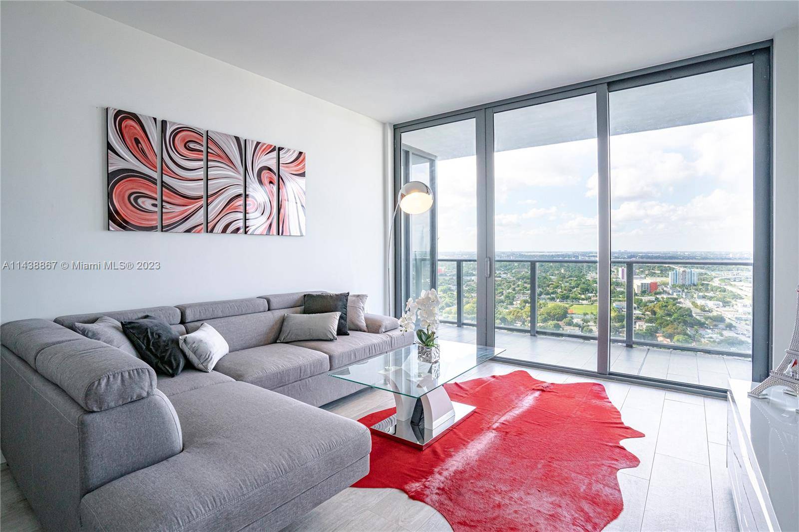 SPECTACULAR TURN KEY 1 bedroom 1 bath, Brand New Furniture, tastefully decorated by European Designer.