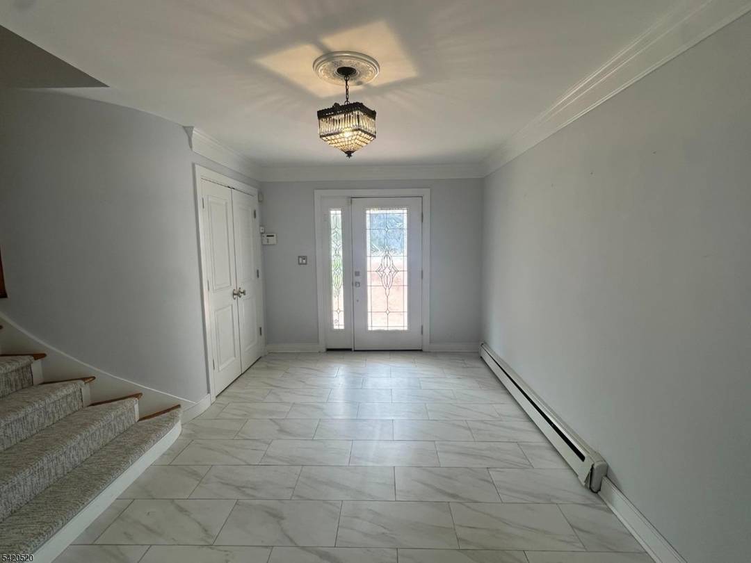 Nestled on a perfectly flat 0.