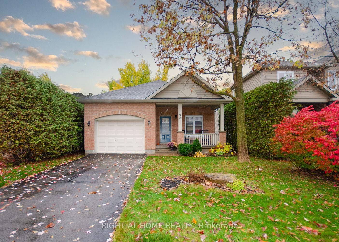Beautiful Tartan Yellowstone bungalow situated on a lovely, quiet circle with mature trees, offering 1, 350 sq.