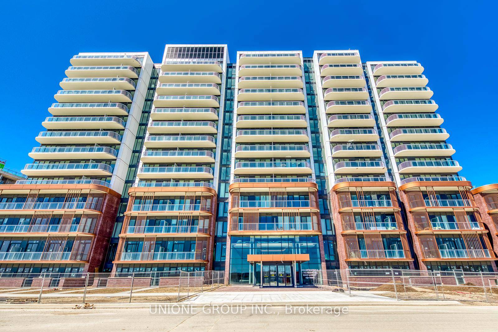 Gorgeous One bedroom Plus Den Suite In The Newly Constructed Brightwater II Within The Heart Of Port Credit Waterfront Communities.