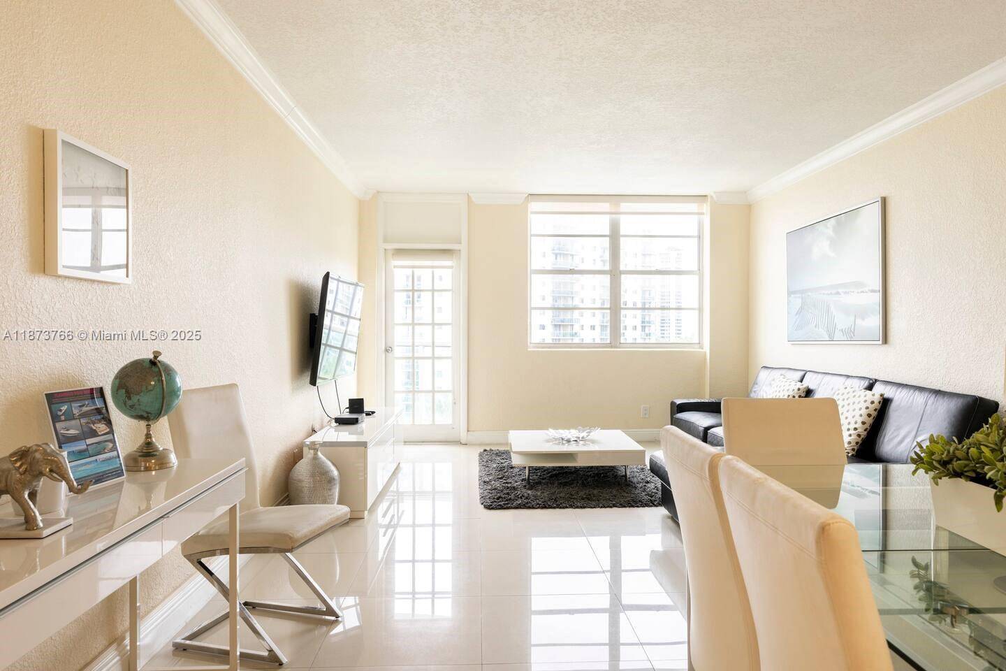 Excellent apartment with 3 bedrooms Den and 2 bathrooms.