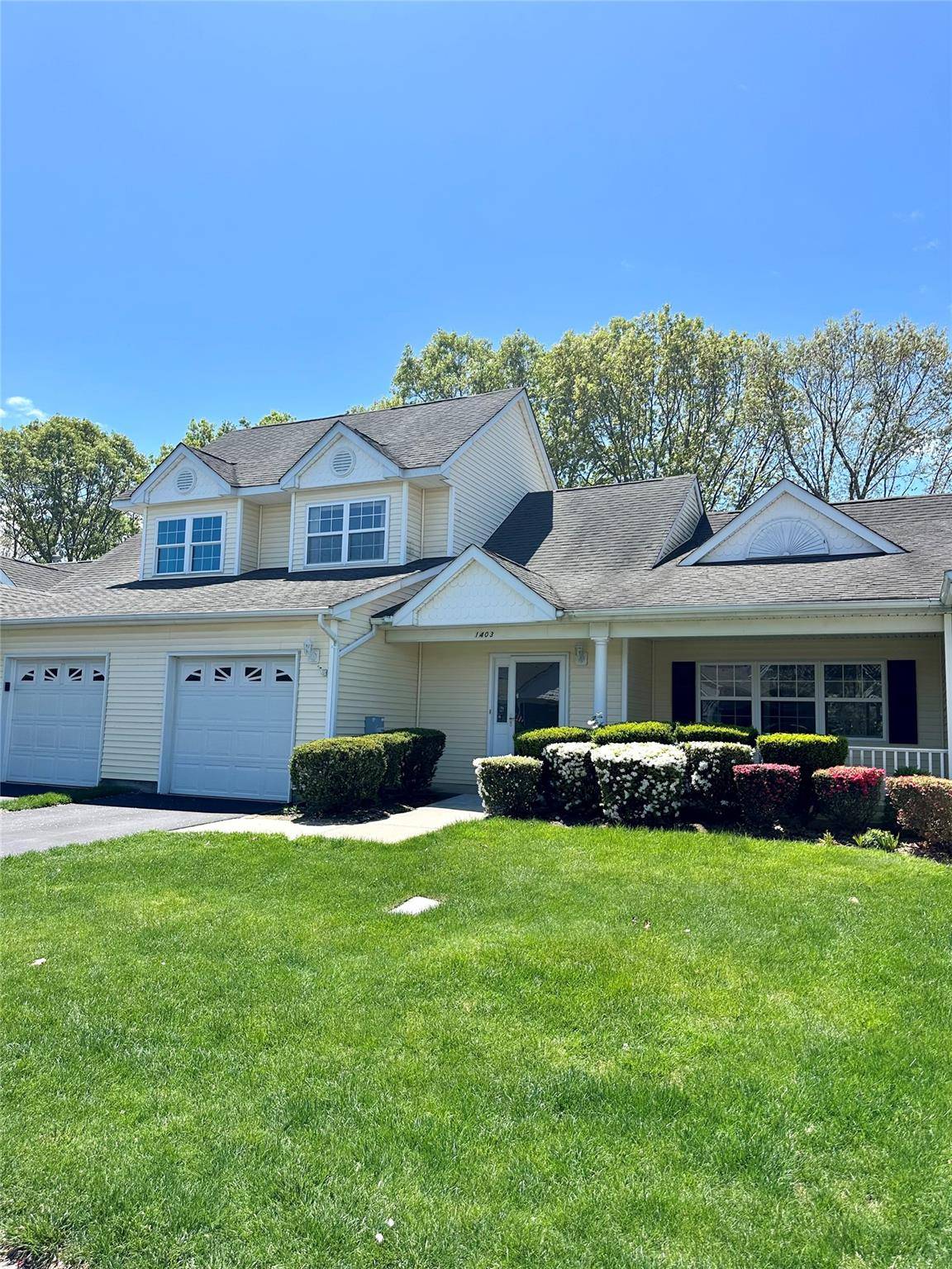 Welcome Home This Beautiful and Lovely maintained 2 bedroom 2 1 2 bath home is located in the lively 55 Community of Sunken Pond Estates.