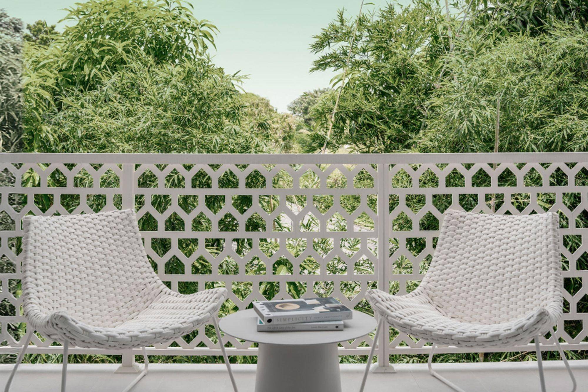 WESTEND Condo New-Providence