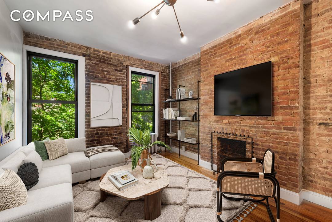 317 E 73rd St Upper East Side Sponsor Unit No Board Approval Required Welcome to 317 E 73rd Street, a one bedroom, one bathroom sponsor unit in a classic brownstone ...