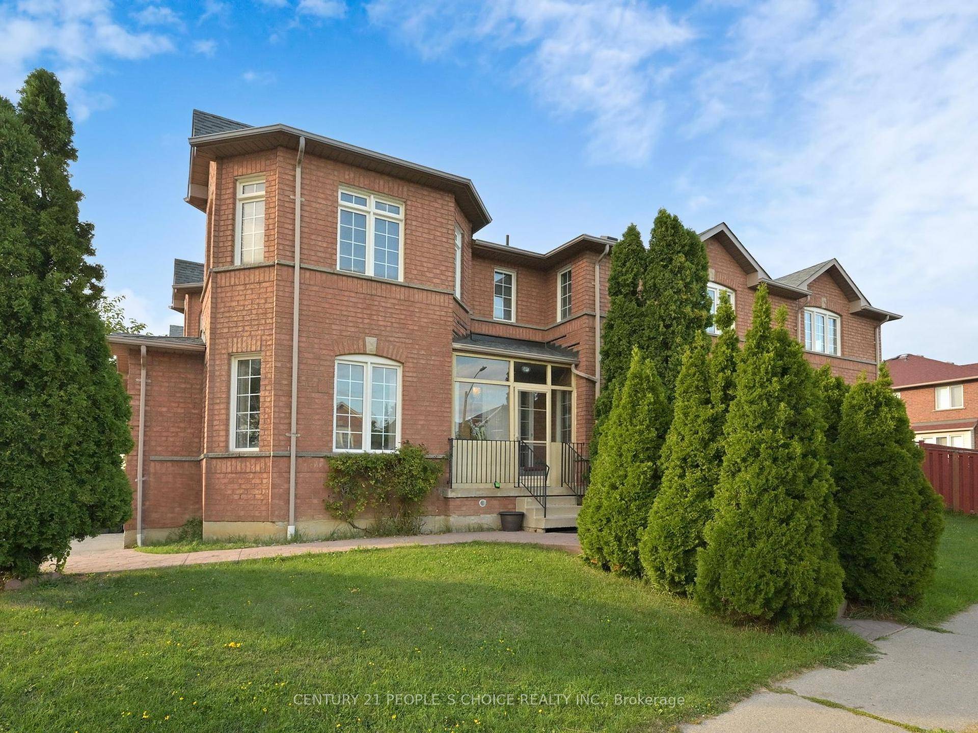 Stunning and Rare Corner Semi Detached in the Heart of Mississauga !