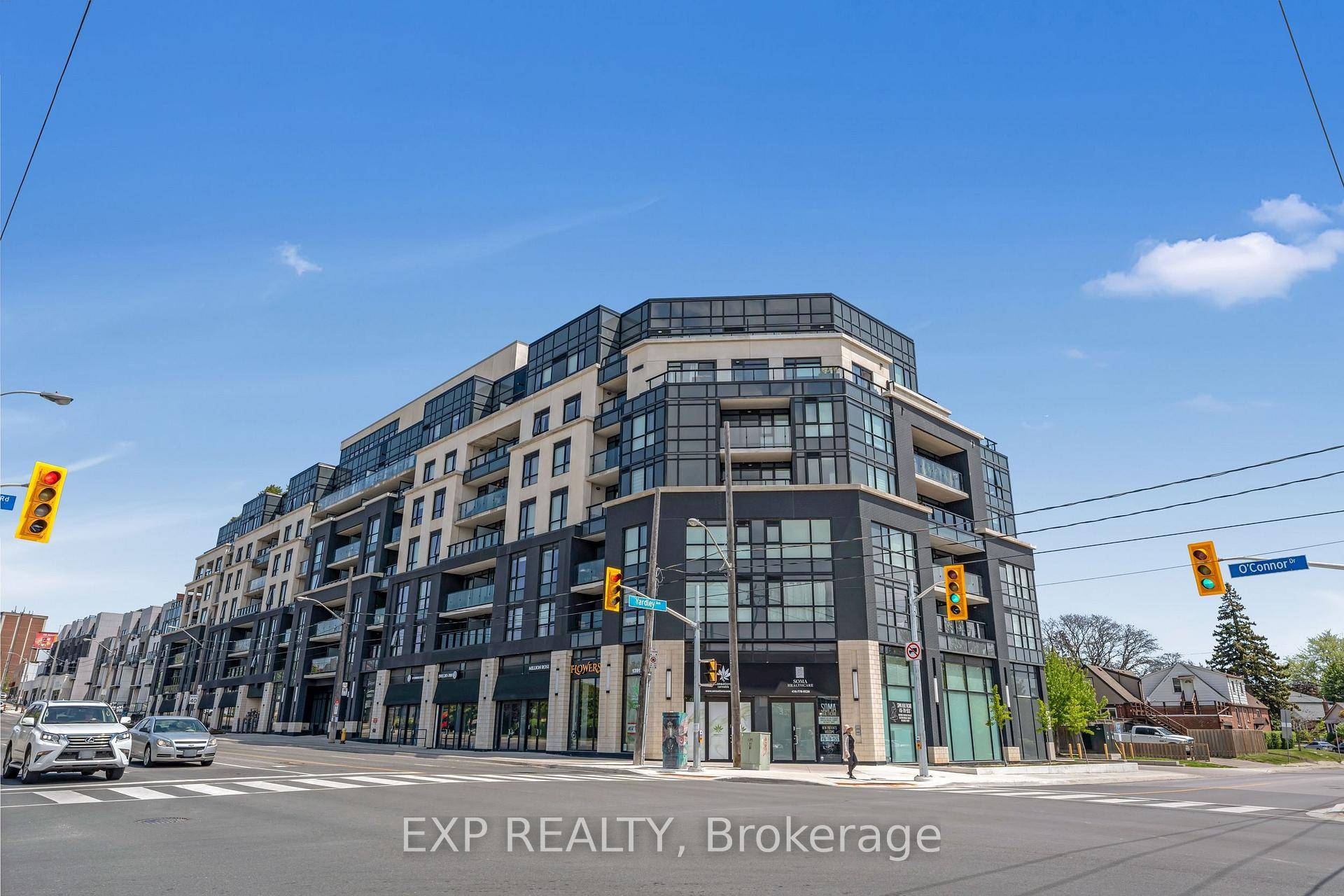 Beautiful and functional 1 1 unit that easily converts into a true 2 bedroom, each with its own full bathroom.