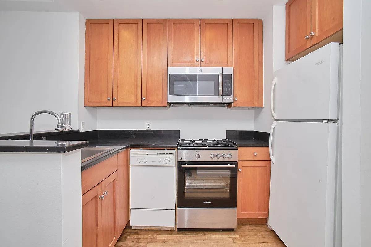 Located on the heart of the Lower East Side, The Rivington House captures the energy of the citys hottest neighbourhood, while providing a bespoke living experience.