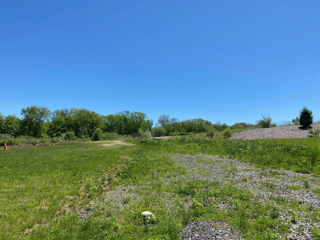 Glendale at Oxford Canterbury Estates offers options for the next builder.