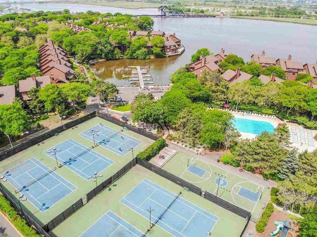 81 HARBOR KEY Condo New Jersey