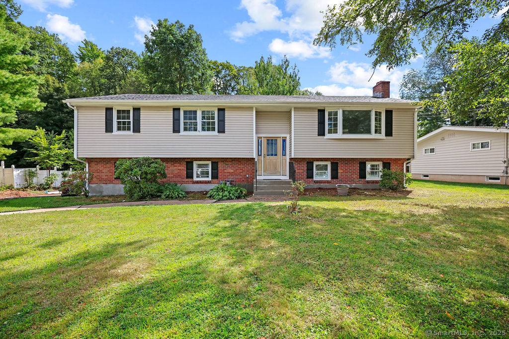 Welcome to this spacious 4 bedroom, 2.