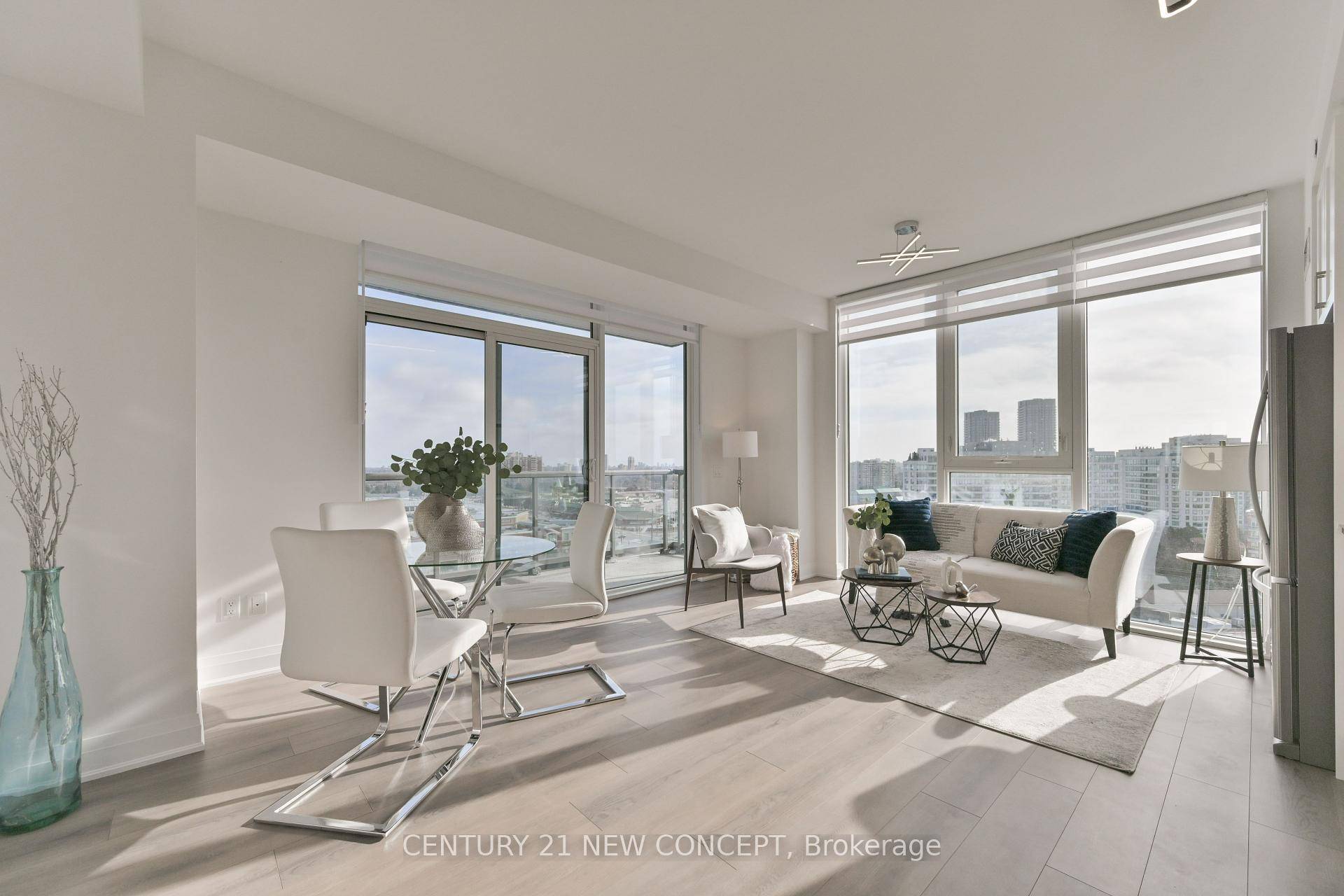 Experience luxury amp ; modern living in prestigious Thornhill !