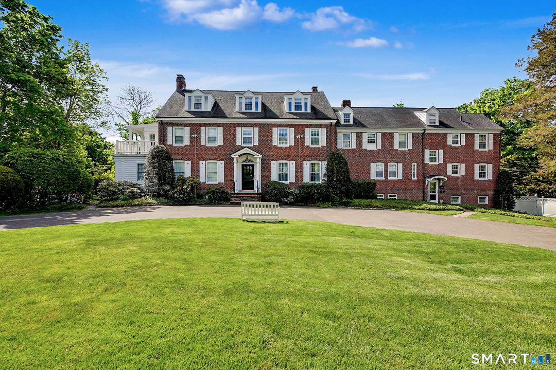 In town location. Ideally situated just one block from the Metro North train station to NYC, village center, parks and library and all the plethora of amenities New Canaan has ...