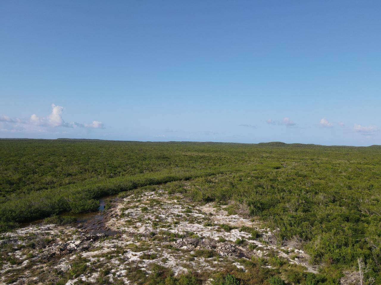 120 ACRES DOCTOR'S CREEK Land Long-Island-Bahamas