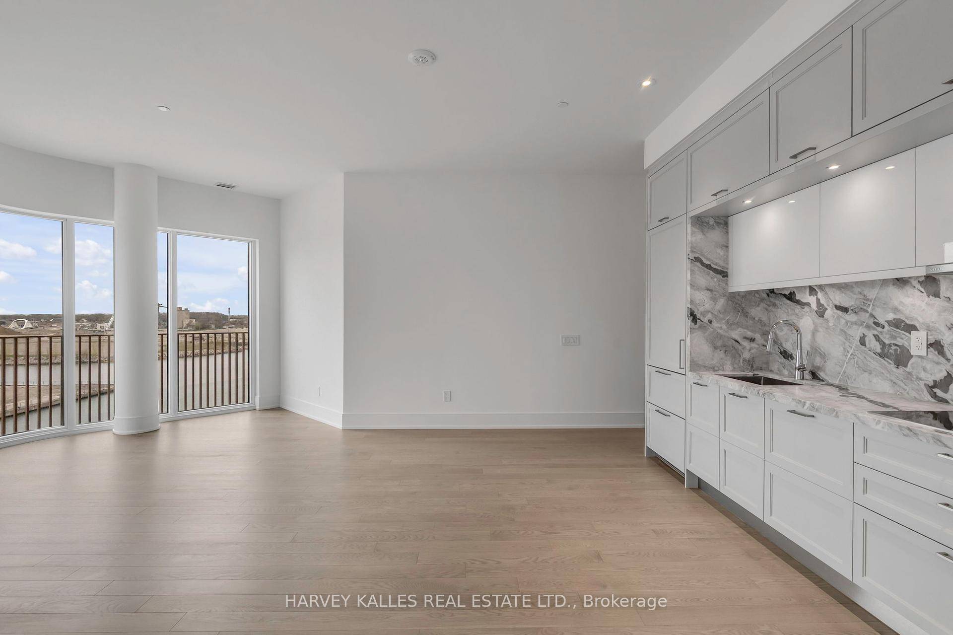 1 Parking Included Experience refined waterfront living at Aqualuna by Tridel, one of Toronto's most iconic luxury condo buildings.