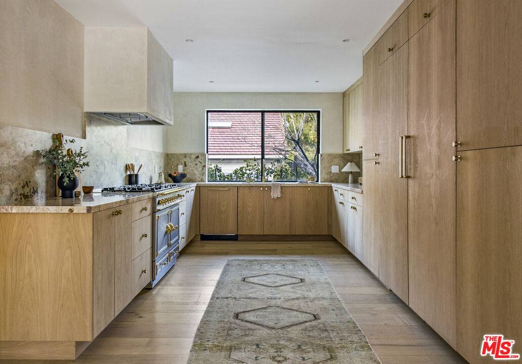 2247  Chelan Pl 5BR Hollywood Hills East La