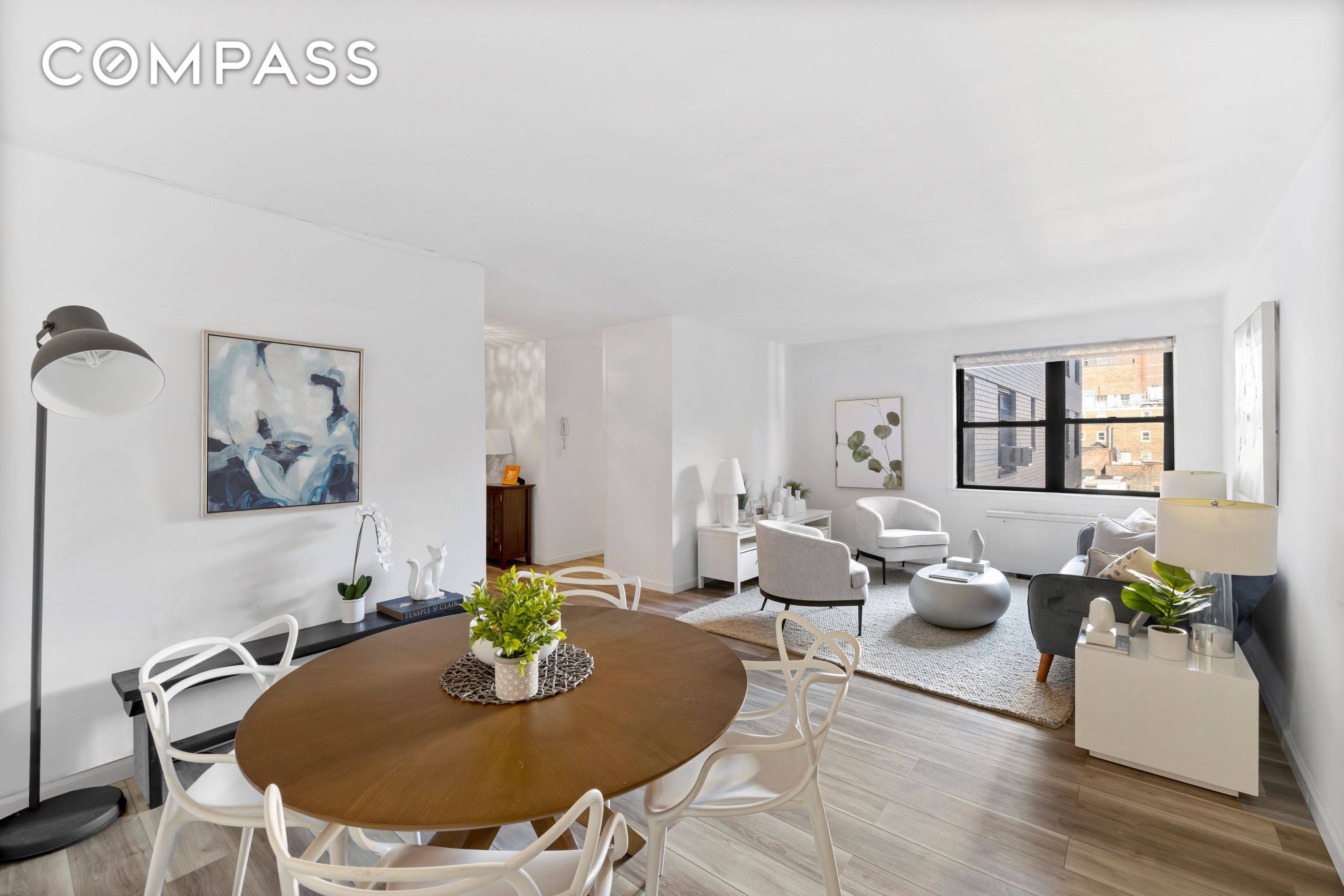 Move right in to this over sized and beautfiully renovated one bedroom in a great Kips bay location at 28th and 3rd Avenue.