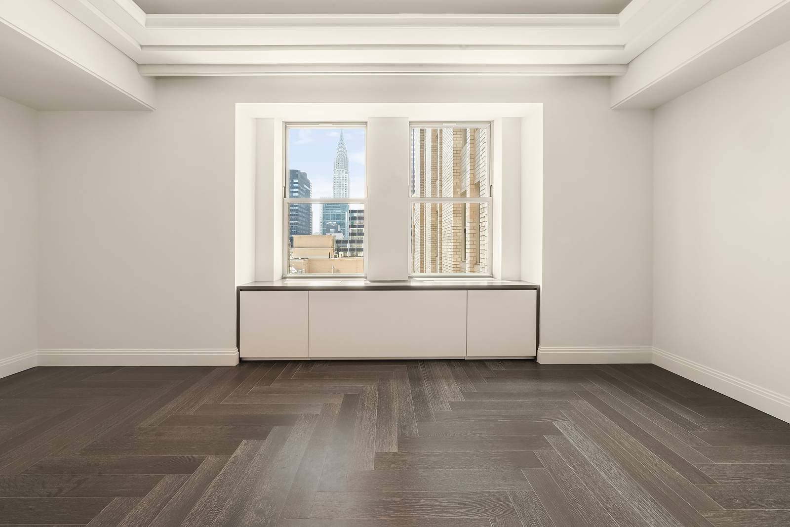 Residents enjoy over 50, 000 square feet of private amenities, separate from the hotel guest areas Wellness amp ; Fitness 25 meter indoor Starlight Pool with skylight overlooking Park Avenue ...