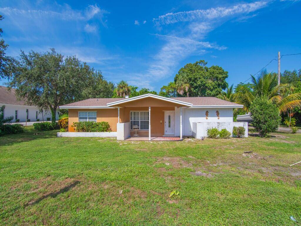 This property offers so much potential and just minutes to local beaches !