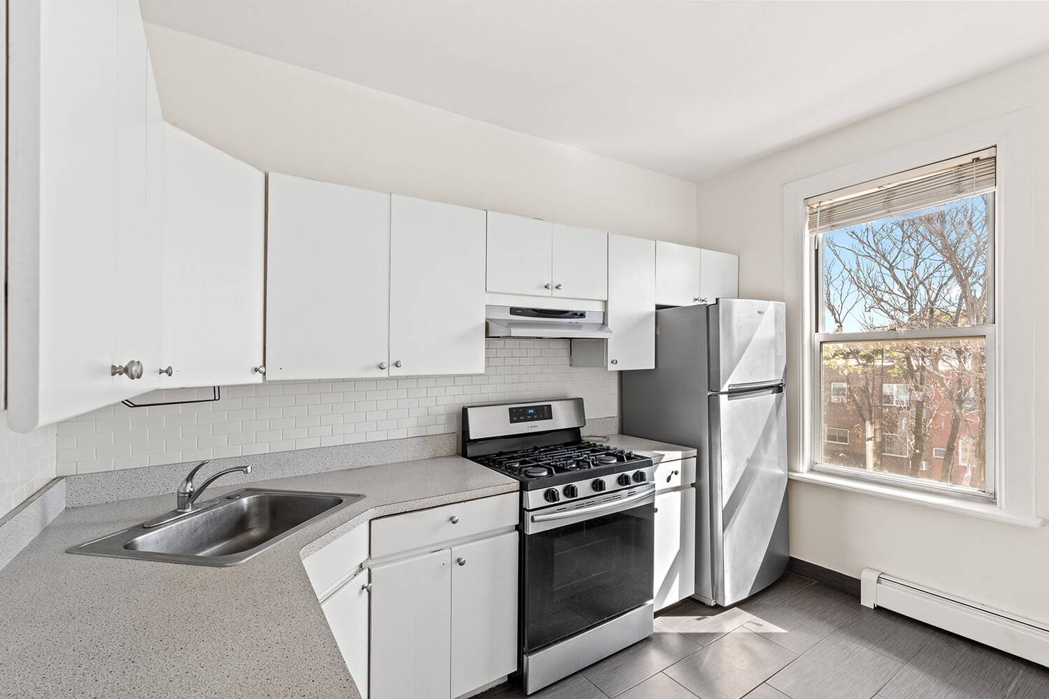 Bright amp ; Spacious 3BR 2BA Home in Astoria Second Top floor Eat in kitchen with stainless steel appliances and dishwasher Living room with skylight amp ; hardwood floors throughout ...