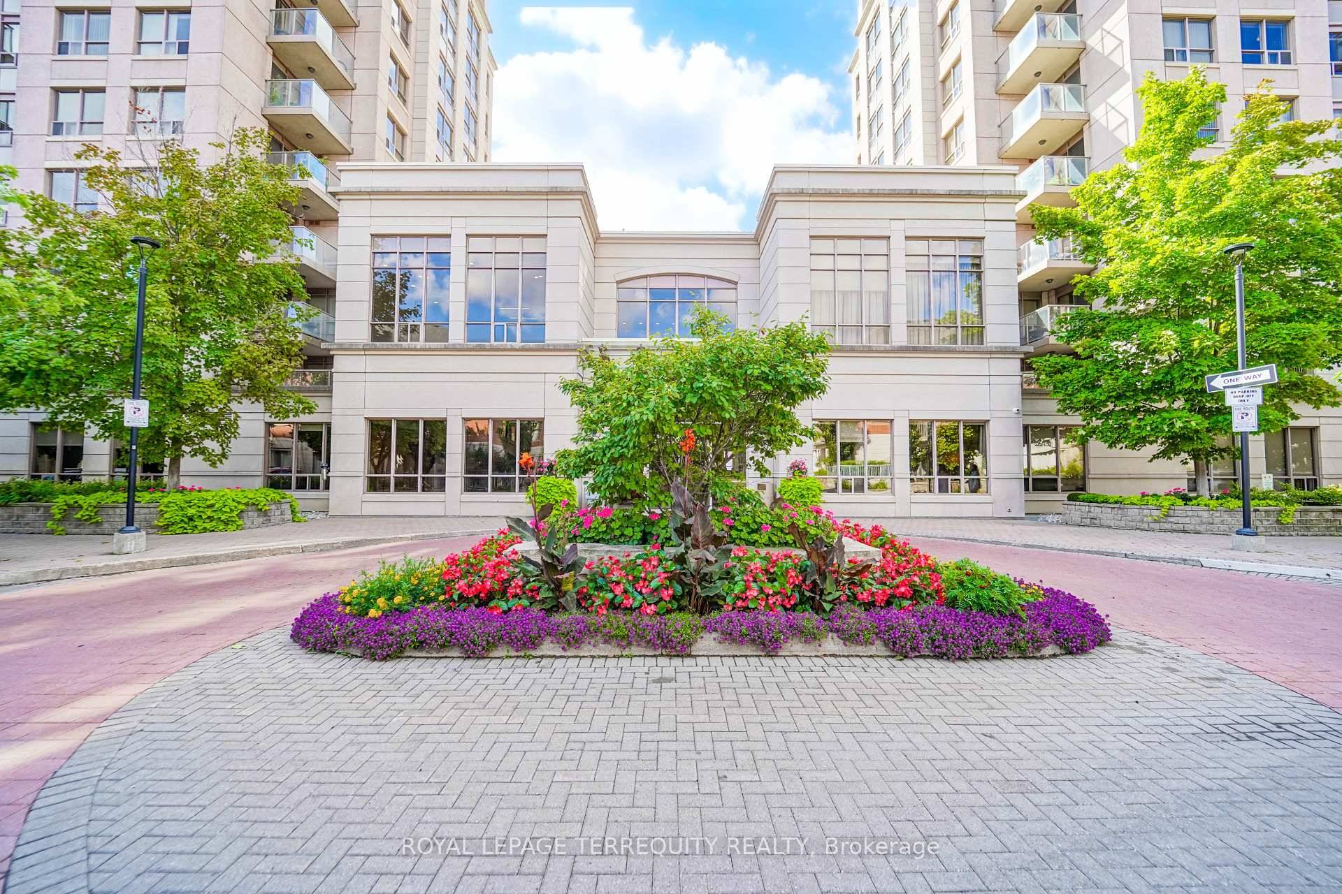 Welcome to Parkview Towers, sunny unobstructed south views overlooking Ada Mackenzie Park.