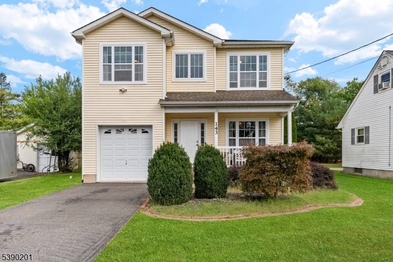 Welcome to this spacious and well maintained 4 bedroom, 3.