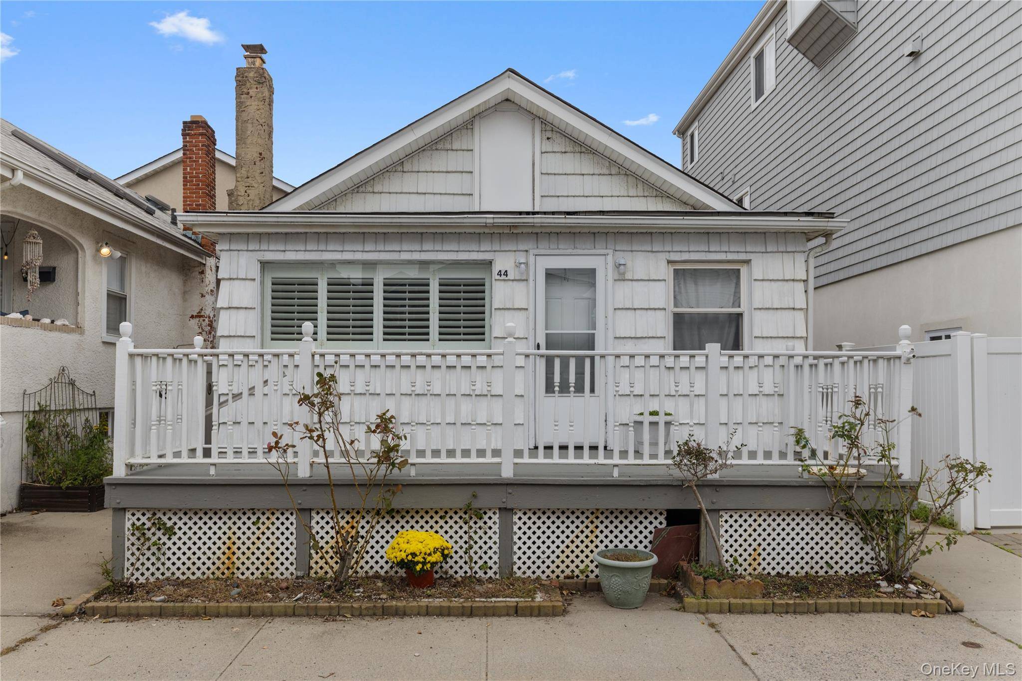 Beachside 3 Bedroom Ranch with front porch.