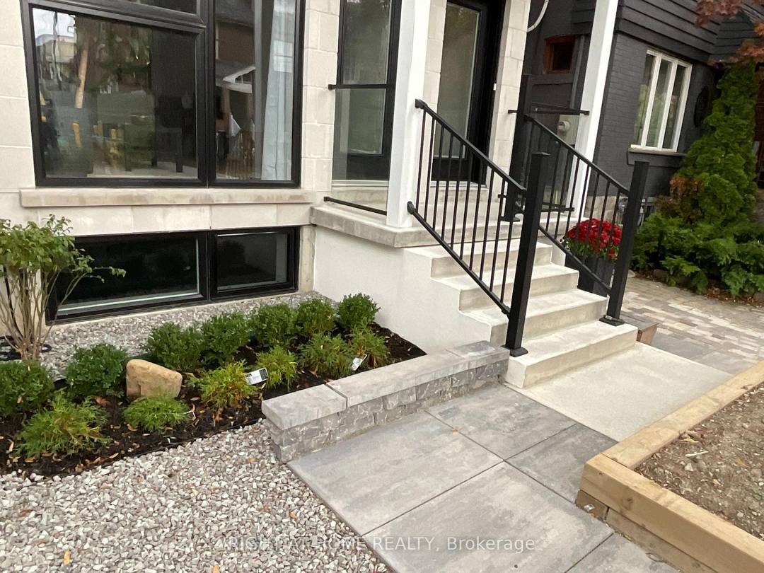 Newly Built 2 Bed, 2 Bath in the Heart of Bloor Bathurst Private Entry Balcony.