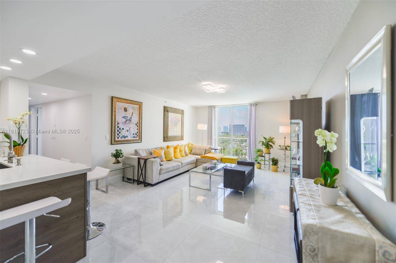 Beautifully updated 2 bed, 2 bath unit in the Aston Condominium.