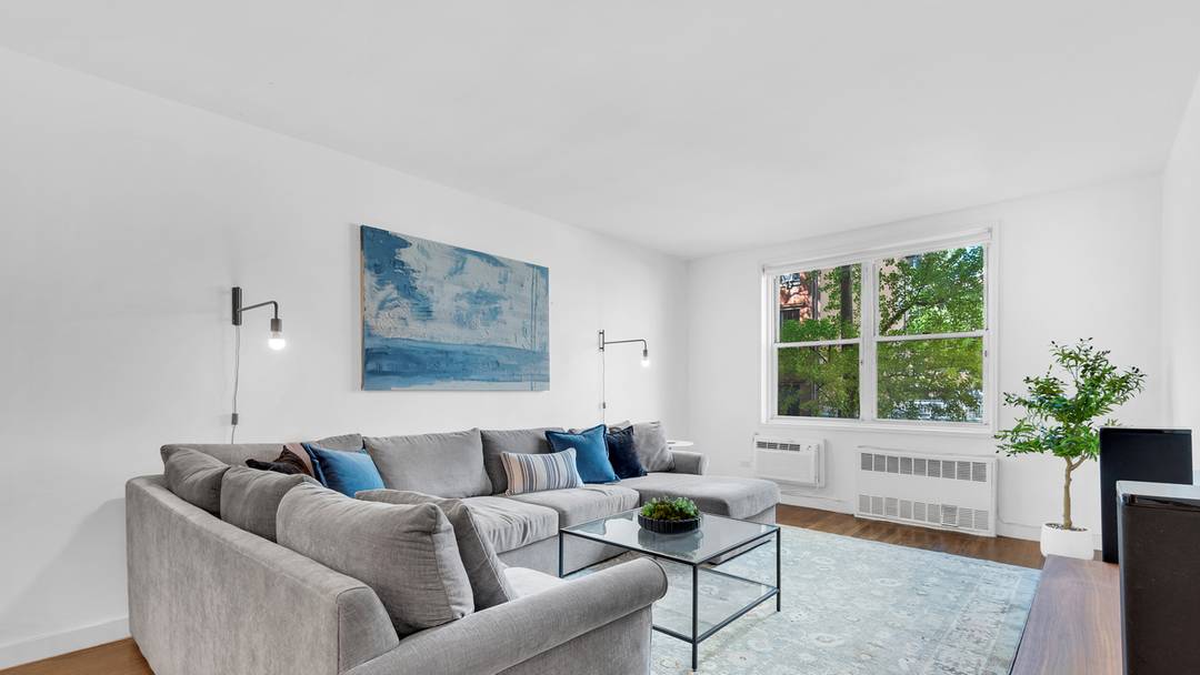 Welcome to Residence 2D at The Mark Twain an exceptionally large, fully renovated one bedroom home nestled in the iconic Greenwich Village.