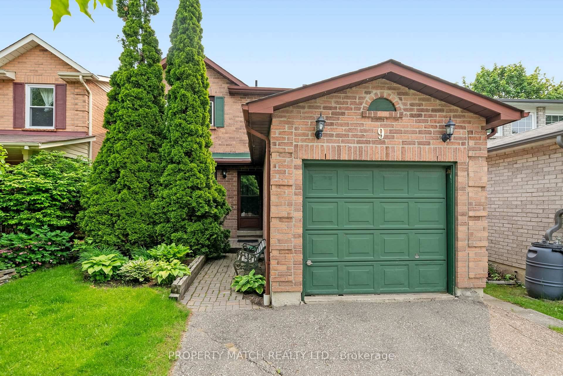 Set on a quiet, family oriented street in the heart of Westney Heights, 9 Dodsworth Drive offers an inviting opportunity for those looking to enter the detached housing market.