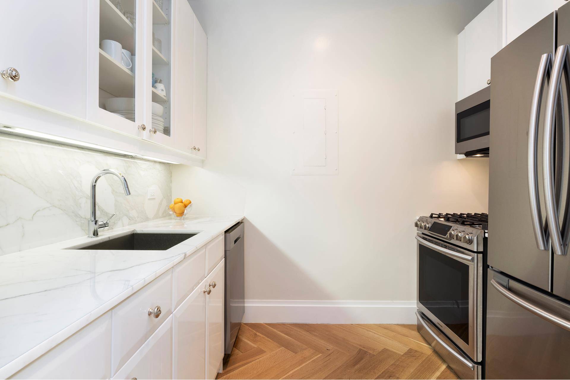 Welcome Home to this luxurious 1 Bedroom, 1.