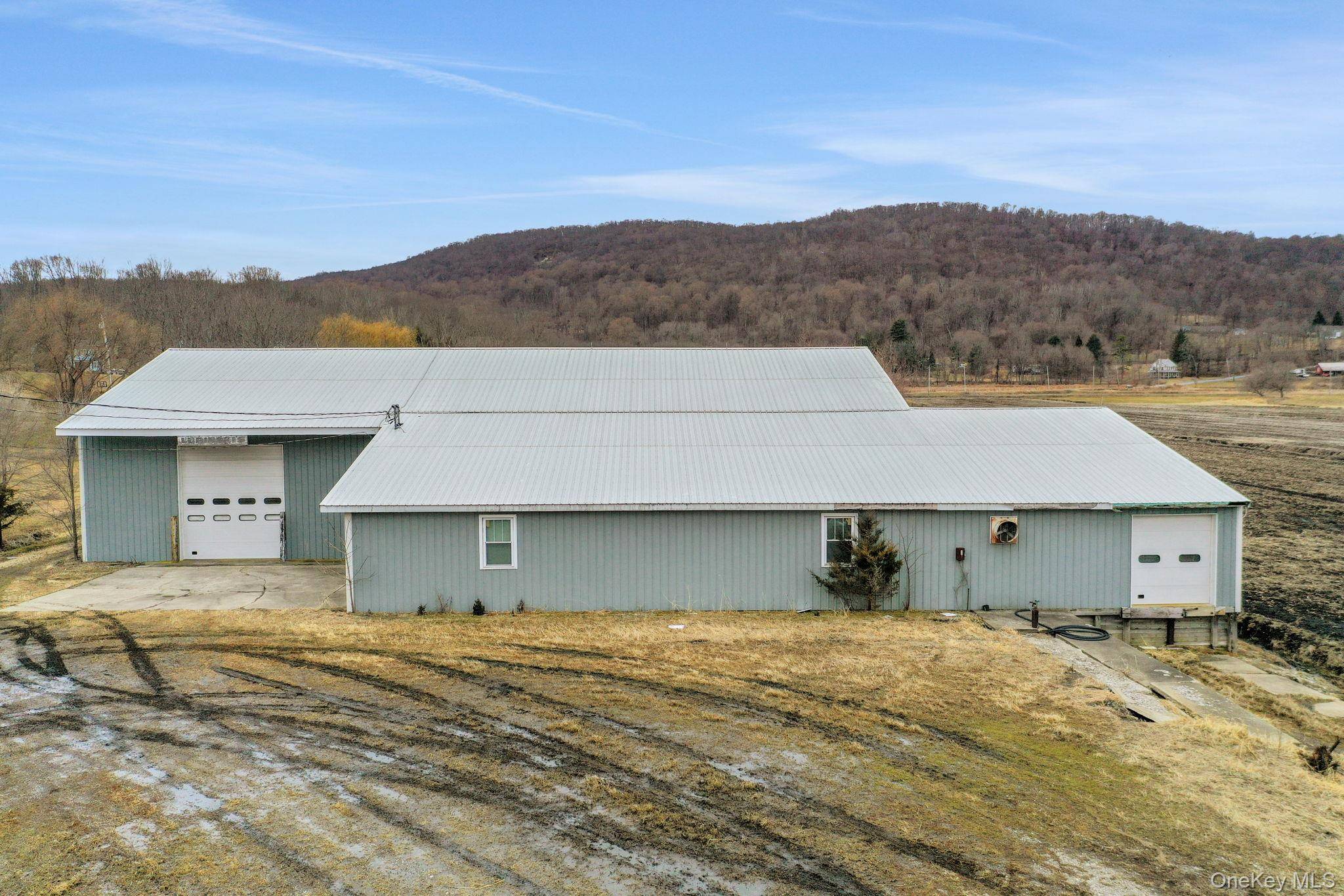 Back on the market ! ! Excellent opportunity located at 350 Newport Bridge Rd in Warwick, NY, this 15.