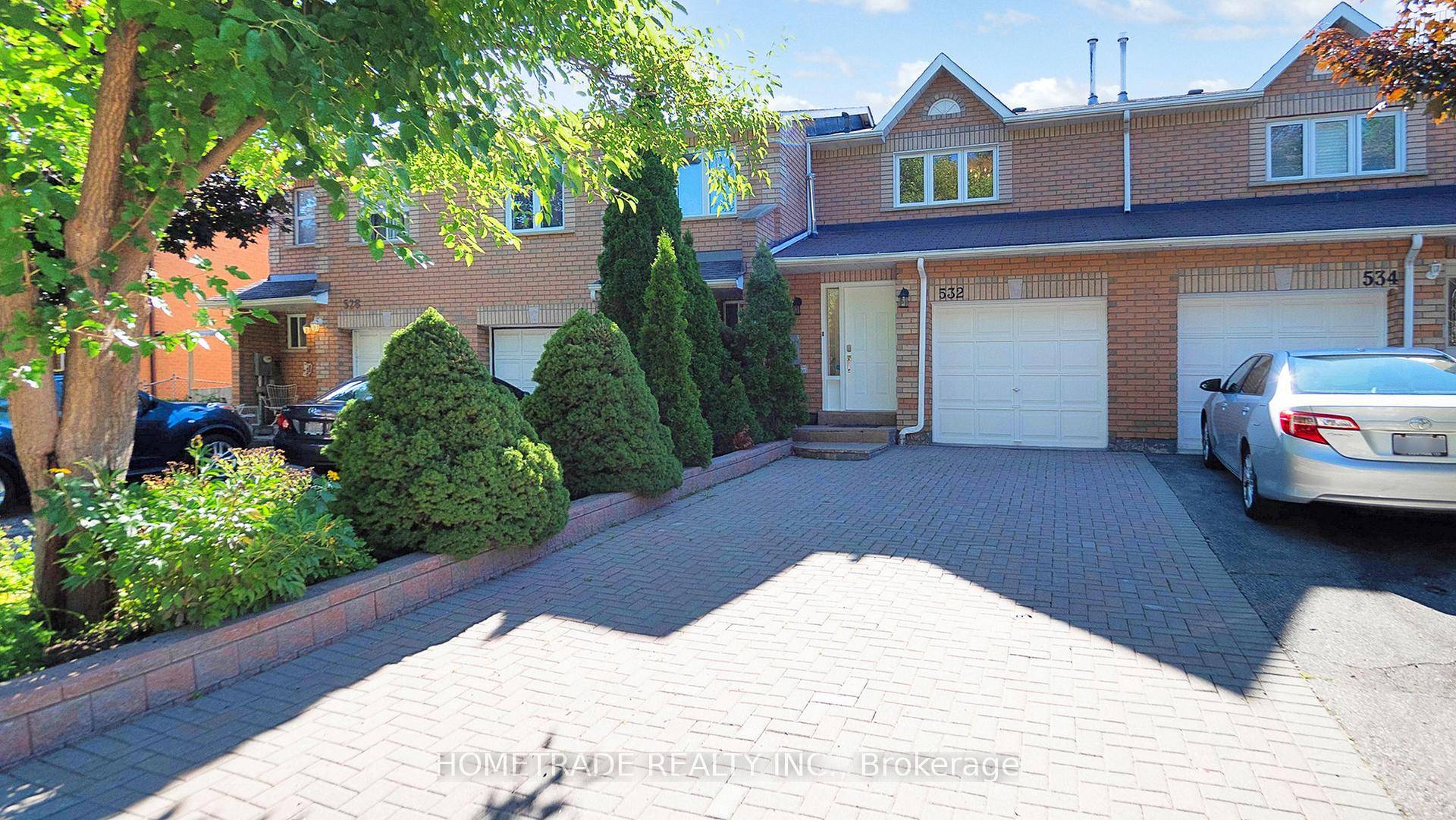 Absolutely stunning and spacious townhouse located on a quiet, child safe street in a highly sought after neighbourhood.