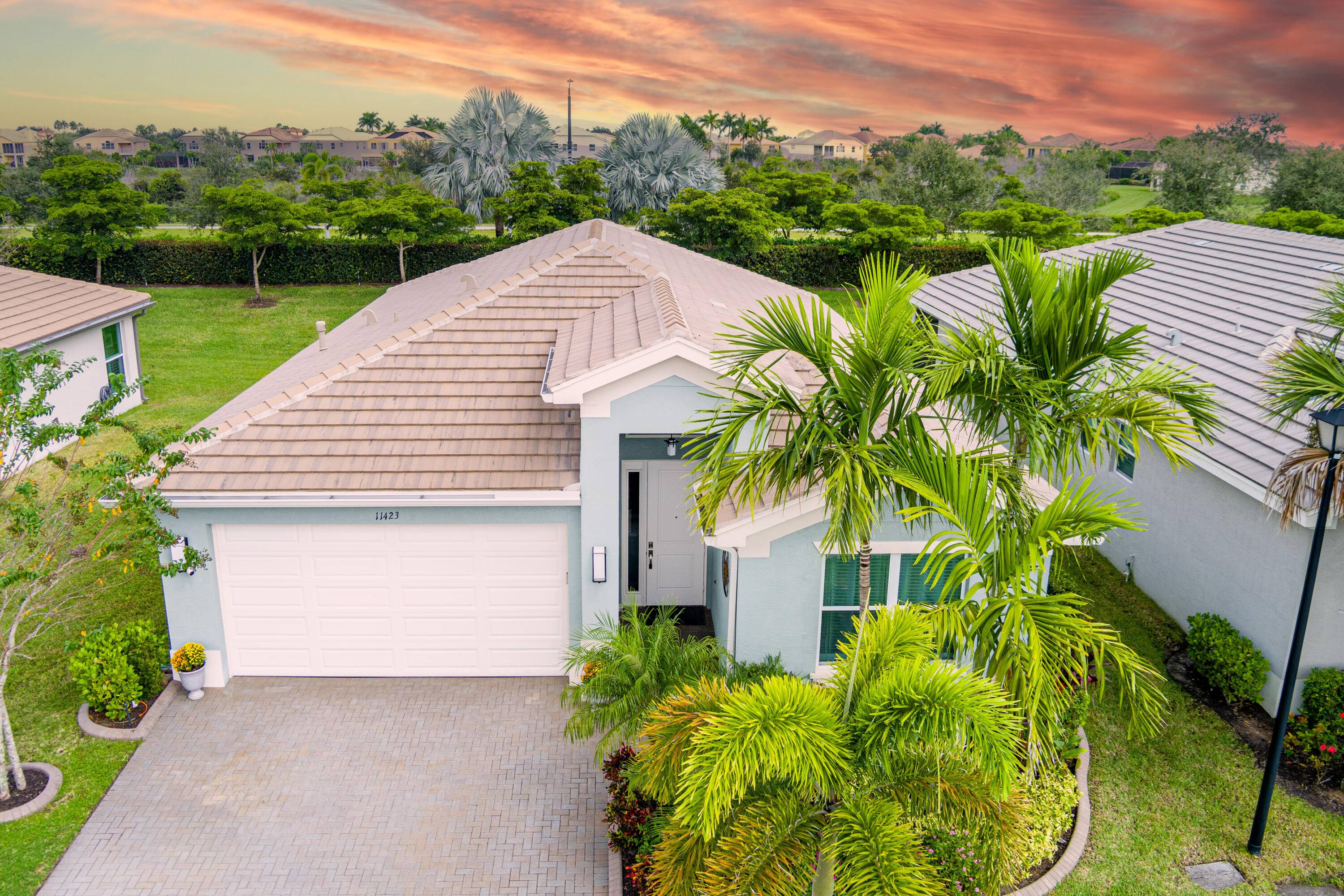 MOST POPULAR IBIS MODEL 60K IN UPGRADES SHOWS LIKE A MODEL HOME !
