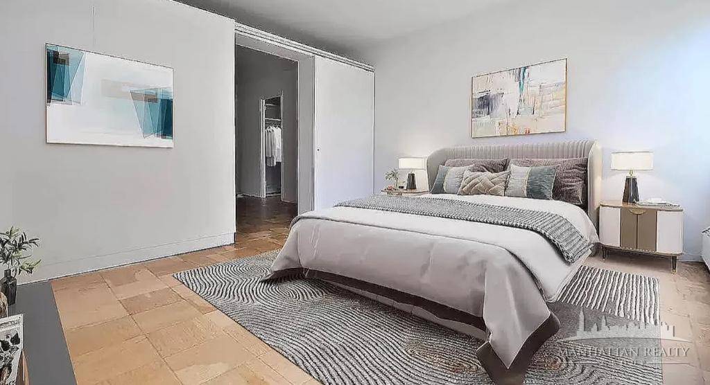 FLEX 2BR Wall up Call or text anytime 3 blocks away from grand central All bedrooms fit a queen, desk amp ; dresser furniture ABUNDANCE of natural LIGHT in the ...