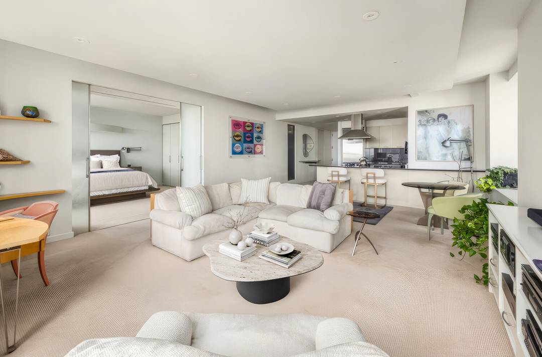 Refined Design Spectacular Views Iconic Midtown LuxuryPerched high above the city on the 43rd floor of the world renowned Museum Tower Condominium, this reimagined one bedroom, one and a half ...