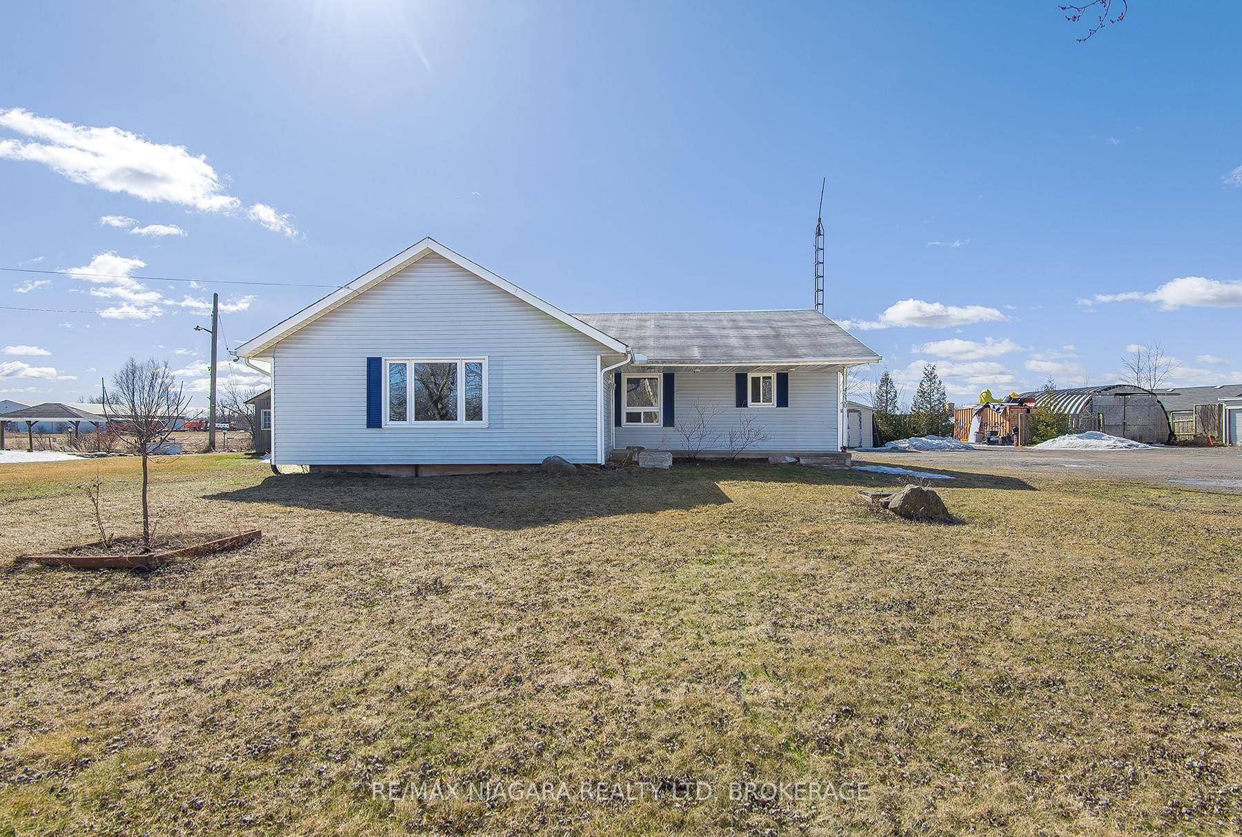Country Living at Its Best This beautifully renovated 3 bedroom home offers the perfect blend of modern comfort and serene country charm.