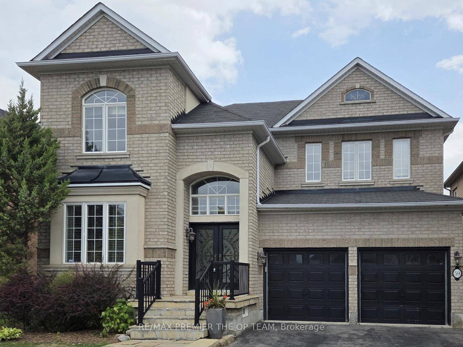 Welcome To 59 Rossi Dr. A Stunning 2 Storey Detached Home In The Sought After Vellore Village Community.