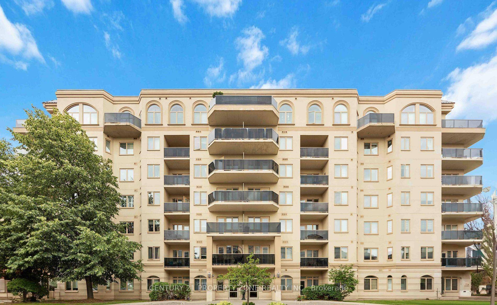Luxurious Condo Located In Beautiful amp ; Quiet Dayspring Gated Community.