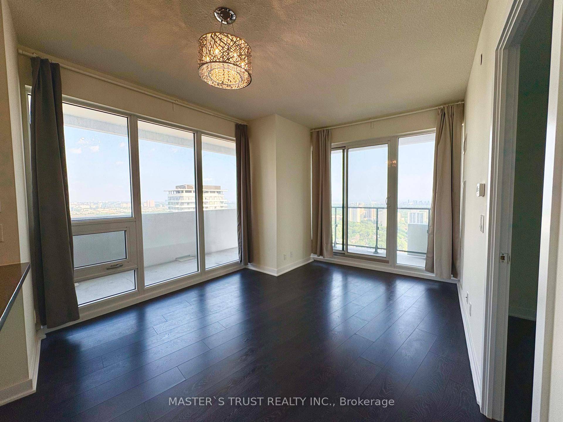 Spacious Condo at the Midtown Toronto, Steps to TTC Subway Station, Supermarkets, Restaurants, Shops and Schools.
