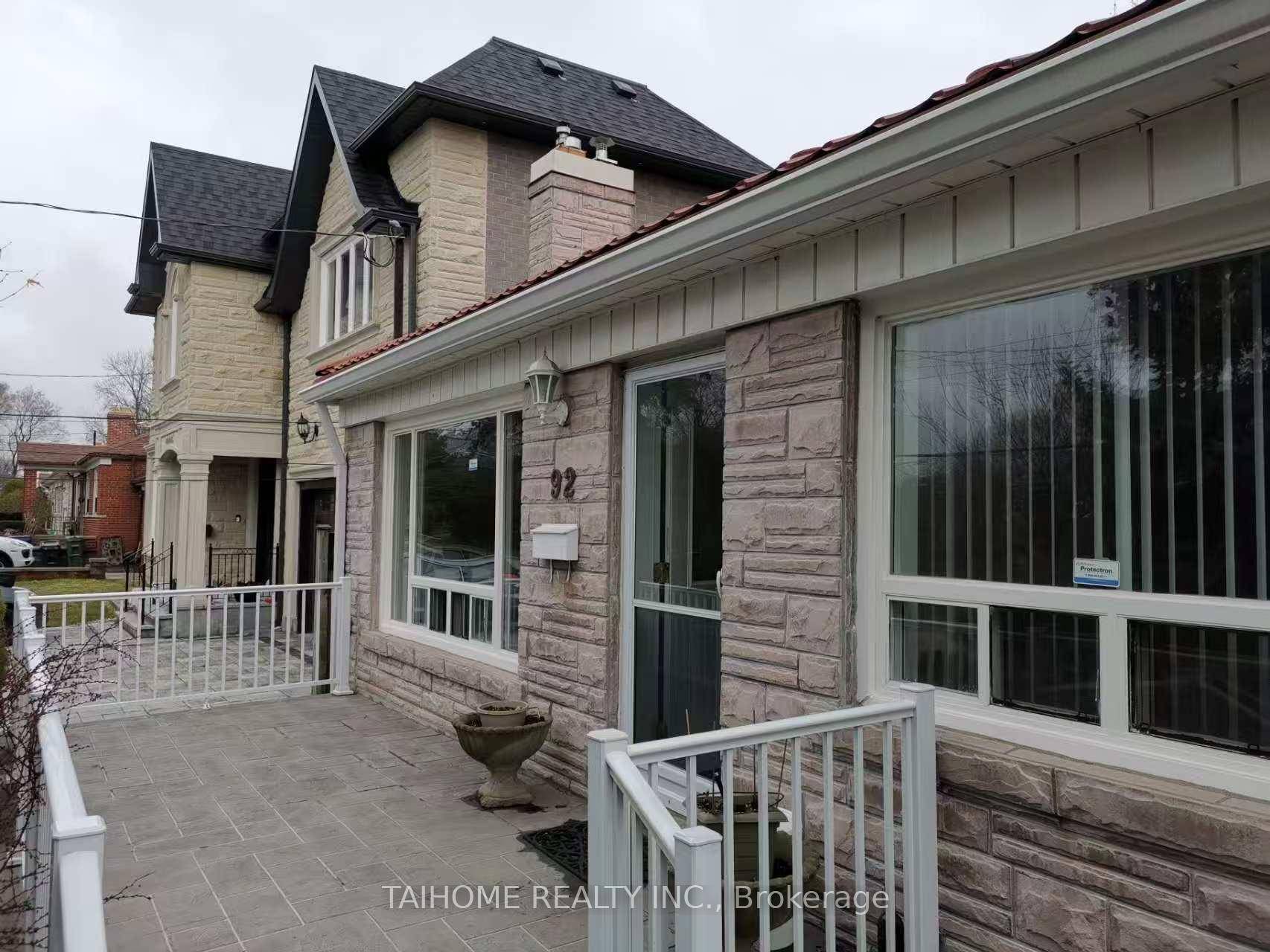 Great Location Kennedy amp ; Sheppard amp ; 401 !