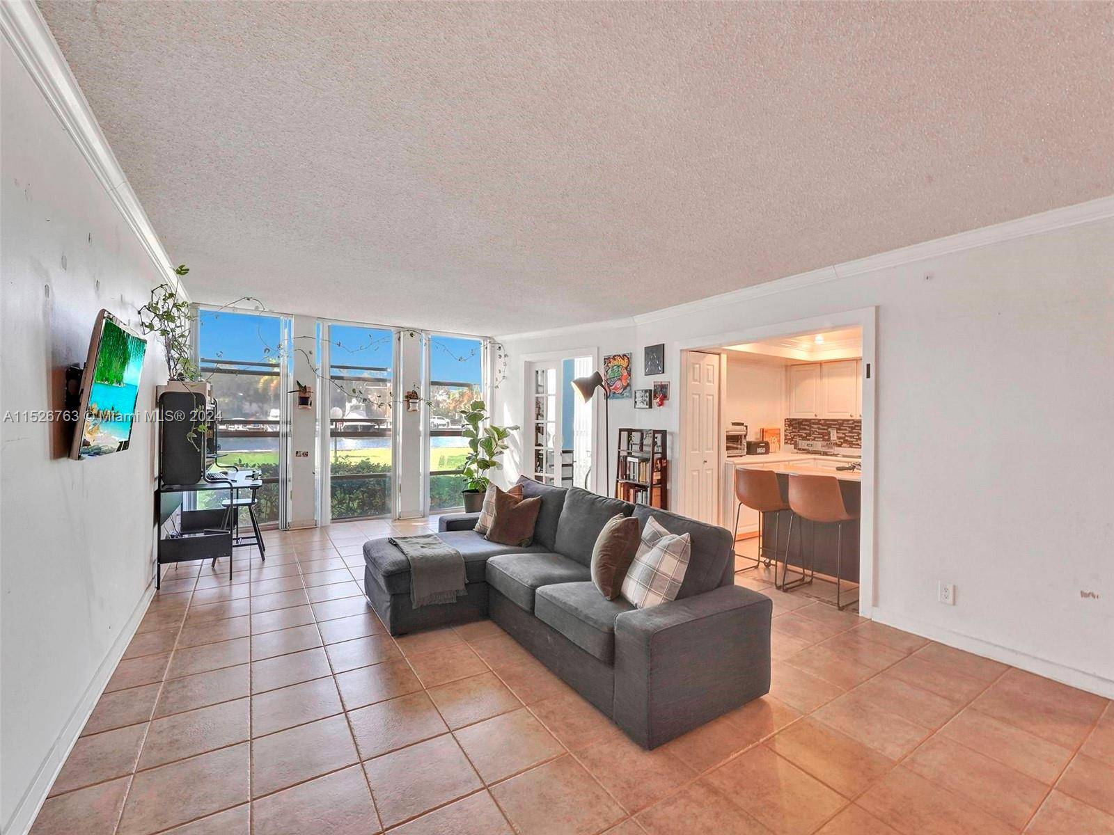 Experience waterfront living in this 3 bedroom, 2 bathroom apartment boasting panoramic bay views.